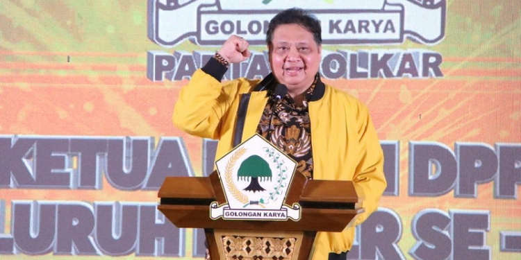 Ketua Umum DPP Partai Golkar Airlangga Hartarto saat menghadiri kegiatan di Kantor DPD Tingkat I Golkar Jawa Tengah di Semarang, Senin (4/7/2022).
