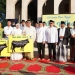 Ketua Umum DPP Partai Golkar Airlangga Hartarto membagikan langsung 93 sapi dan 48 kambing kurban kepada masyarakat yang membutuhkan saat Hari Raya Idul Adha 2022.