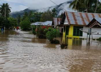 Banjir bandang yang menerjang wilayah Desa Tongo, Kecamatan Bone Pantai, Bone Bolango, Kamis (14/7/2022).(istimewa)