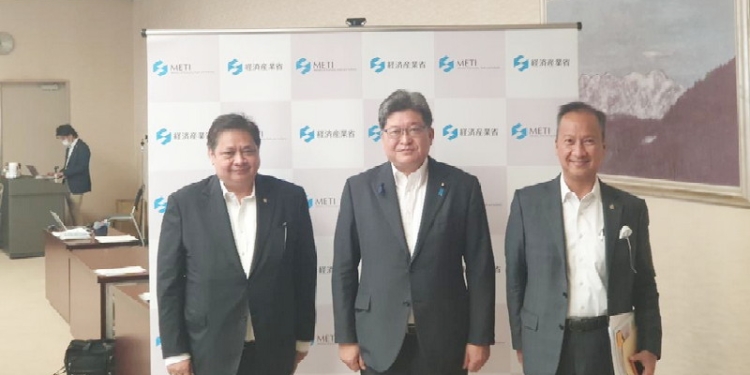 Menteri Koordinator Bidang Perekonomian Airlangga Hartarto memulai rangkaian kunjungan kerja di Tokyo, dengan mengadakan pertemuan dengan Menteri Ekonomi, Perdagangan dan Industri (METI) Jepang Koichi Hagiuda.