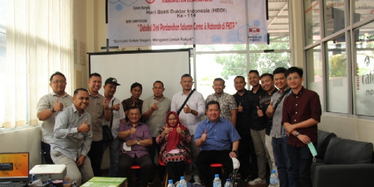 Ikatan Dokter Indonesia (IDI) Kabupaten Gorontalo menggelar mini simposium bertemakan "Deteksi Dini Perdarahan Saluran Cerna dan Katarak, Ahad (31/7/2022). Foto: Istimewa