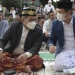 Wali Kota Gorontalo, Marten Taha (kiri) bersama Pj Gubernur Gorontalo, Hamka Hendra Noer (kanan) melaksanakan salat Iduladha berjemaah di Lapangan Taruna Remaja Kota Gorontalo, Ahad (10/7/2022)