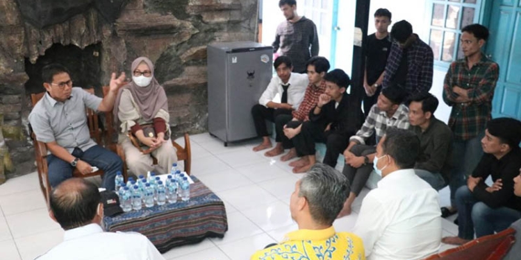 ertemuan Penjagub Hamka bersama Mahasiswa Gorontalo yang tinggal di Asrama Gorontalo di Malang Jawa Timur,  Jumat (29/7/2022).(Kominfo Provinsi Gorontalo)