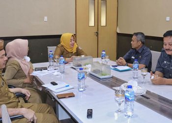 Wakil Bupati Pohuwato Suharsi Igirisa, Didampingi Asisten Tiga Setda Pohuwato, Bersama Kepala Dinas Kominfo, Menerima Kunjungan Kepala BPS Pohuwato Baru, Senin 25/07/2022 (Yusuf/Gopos)