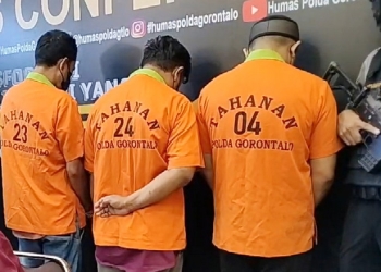 Kepolisian Daerah (Polda) Gorontalo berhasil mengamankan 3 pelaku narkoba jenis sabu di Provinsi Gorontalo yang satu diantaranya adalah Oknum PNS. (Foto: Putra/Gopos)