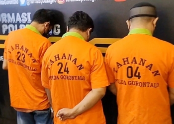 Ketika pelaku narkoba yang salah satunya adalah Oknum ASN di Kabupaten Gorontalo. (Foto: Putra/Gopos)