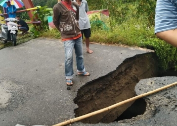 Kondisi jembatan Desa Upomela, Kecamatan Bongomeme, Kabupaten Gorontalo. (Foto: Istimewa).