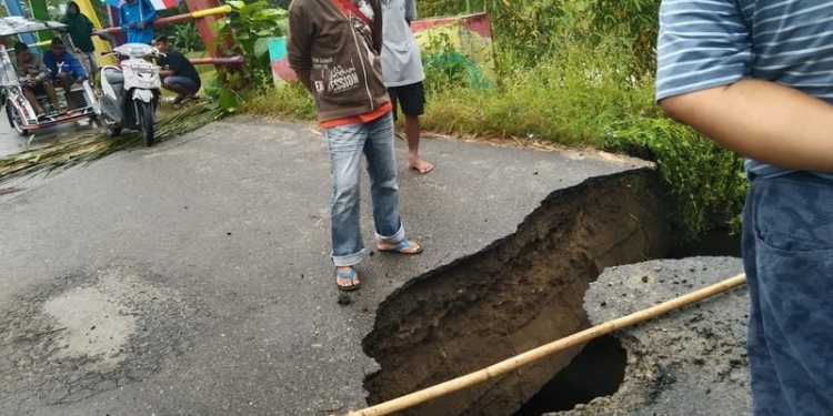 Kondisi jembatan Desa Upomela, Kecamatan Bongomeme, Kabupaten Gorontalo. (Foto: Istimewa).