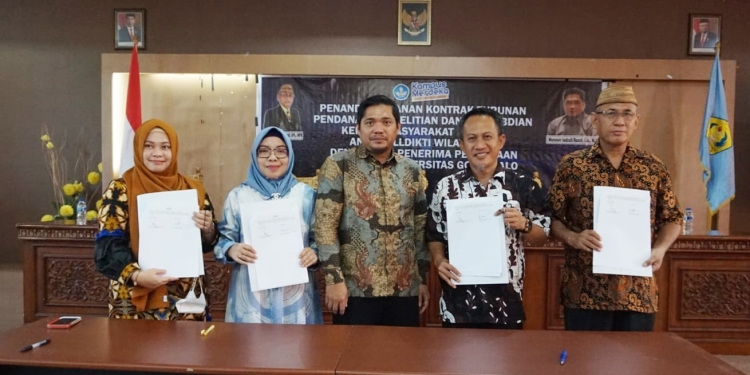 Penandatanganan Kontrak Hibah Penelitian dan Pengabdian Masyarakat Tahun Anggaran 2022 antara LLDIKTI Wilayah XVI dengan Pimpinan Perguruan Tinggi Swasta (PTS), Kamis (7/7/2022) (istimewa)