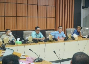 Komisi C ketika melaksanakan rapat kerja bersama OPD.