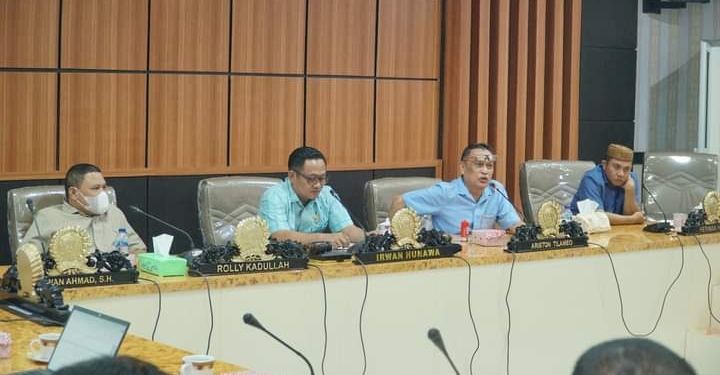Komisi C ketika melaksanakan rapat kerja bersama OPD.