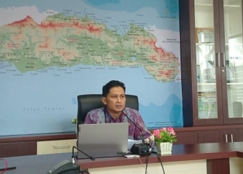 Kepala BPS Provinsi Gorontalo, Mukhamad Mukhanif memberikan keterangan pers berita resmi statistik Gorontalo, Jumat (15/7/2022). (muhajir/gopos)