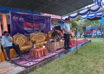 Bupati Bone Bolango, Hamim Pou saat memberikan sambutan pada peringatan HUT Kecamatan Bulango Utara yang ke-18, Jumat (22/7/2022). (Foto Indra/Gopos)