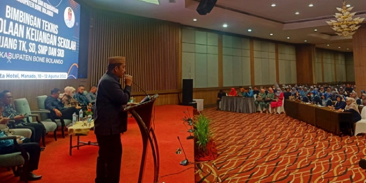 Ketua DPRD Bone Bolango, Halid Tangahu saat menghadiri kegiatan bimbingan teknis beberapa waktu lalu di Sulawesi Utara, Manado. (Foto: Istimewa)