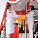 Wakil Bupati Merlan S. Uloli saat menjadi Inspektur Upacara pada penurunan Bendera Merah Putih pada upacara peringatan HUT ke-77 Kemerdekaan Republik Indonesia, di halaman Kantor Bupati, Rabu (17/8/2022). (Foto AKP/Diskominfo)