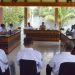 Bupati Hamim Pou didampingi Wakil Bupati Merlan S. Uloli dan Sekda Ishak Ntoma memimpin rapat koordinasi bersama pimpinan OPD dan persiapan kegiatan 12 tahun kepemimpinan HP (Hamim Pou) di Bone Bolango, di Pendopo Bandayo, Rudis Bupati Bone Bolango, Rabu (31/8/2022). (Foto AKP/Diskominfo)