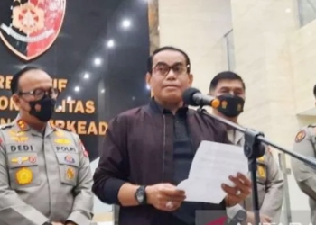 Direktur Tindak Pidana Umum (Dirtipidum) Bareskrim Polri Brigjen Pol. Andi Rian Djajadi menyampaikan keterangan pers di Mabes Polri, Jakarta, Rabu (3/8/2022). (ANTARA/Suara.com)