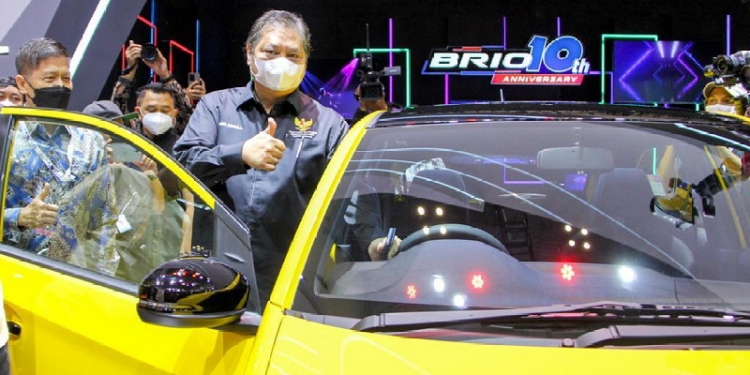 Menteri Koordinator Bidang Perekonomian Airlangga Hartarto secara resmi membuka Gaikindo Indonesia International Auto Show (GIIAS) 2022, Kamis (11/8/2022).