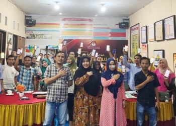 Komisi Pemilihan Umum (KPU) Bone Bolango melaksanakan sosialisasi terkait aplikasi mobile Lindungihakmu. Pelaksanaan sosialisasi berlangsung di Rumah Pintar Pemilu (RPP Bhanthayo) KPU Bone Bolango, Ahad (14/8/2022). (Foto: Istimewa)