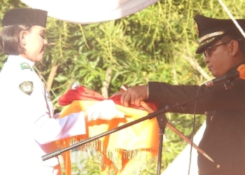 Potret Letkol Czi Adityo Bangun Pratomo yang Jadi Irup Penurun Bendera