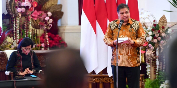 Ketua Tim Pengendali Inflasi Pusat (TPIP) Airlangga Hartarto Rapat Koordinasi Pengendalian Inflasi 2022.