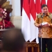 Ketua Tim Pengendali Inflasi Pusat (TPIP) Airlangga Hartarto Rapat Koordinasi Pengendalian Inflasi 2022.