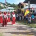 Aleg DPRD Kota Gorontalo, Maryam Umadji, saat membuka kegiatan gerak jalan unik di Kelurahan Leato  Selatan, Kecamatan Dumbo Raya, Kota Gorontalo. Sabtu (20/8/2022). Foto: istimewa