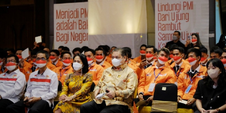 Menteri Koordinator Bidang Perekonomian Airlangga Hartarto saat menghadiri acara Pelepasan Pekerja Migran Indonesia Program G to G Korea Selatan, Senin (22/08).