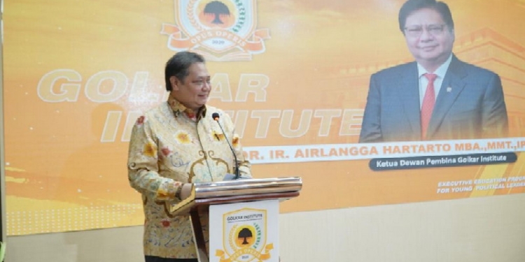 Airlangga saat membuka kegiatan Executive Education for Young Political Leader 8 Golkar Institute, di Kantor DPP Partai Golkar, Senin (22/8/2022).