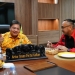 Ketua Umum DPP Partai Golkar Airlangga Hartarto menyambut silaturahim elite Partai Solidaritas Indonesia (PSI) di Kantor DPP, Jakarta, Selasa (23/8/2022).