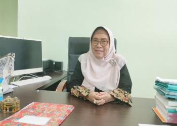 Dekan Fakultas Matematika dan Ilmu Pengetahuan Alam (MIPA) Universitas Negeri Gorontalo (UNG), Prof Astin Lukum saat ditemui gopos.id. (foto: Putra/Gopos)