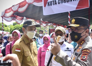 Wakil Wali Kota Gorontalo, Ryan F Kono saat menghadiri vaksinasi masal di Mapolda Gorontalo, Selasa (9/8/2022). Foto : Humas
