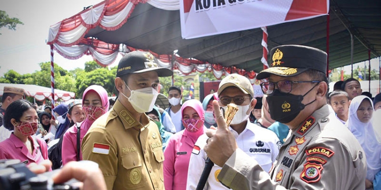 Wakil Wali Kota Gorontalo, Ryan F Kono saat menghadiri vaksinasi masal di Mapolda Gorontalo, Selasa (9/8/2022). Foto : Humas