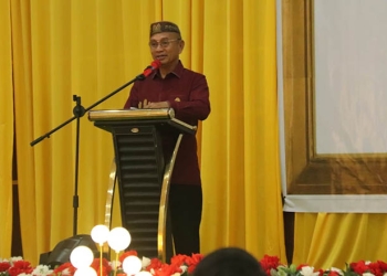 Bupati Pohuwato, Saipul Mbuinga, Memberikan Sambutan Kegiatan Launching Rembuk Stunting dan UHC, bertempat di Aula Gedung Panua Pohuwato, Kamis 25/08/2022 (Istimewa)