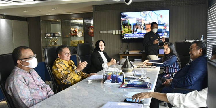 Wali Kota Gorontalo, Marten Taha, menemui Wakil Ketua DPR RI, Rachmat Gobel, di Jakarta.