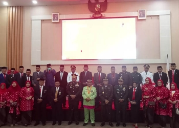 Forum Kordinasi Pimpinan Daerah (Forkopimda) Kota Gorontalo, saat mengikuti detik-detik proklamasi kemerdekaan Republik Indonesia secara virtual, Rabu (17/8/2022). Foto: Sari/gopos