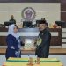 Ketua DPRD Pohuwato, Nasir Giasi, (tengah) bersama Wakil Bupati Pohuwato, Suharsi Igirisa (kiri) dan Sekda Pohuwato, Iskandar Datau (kanan) usai menandatangani pengesahan tiga Perda baru 2022, Jumat (5/8/2022). (istimewa)