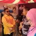 Wali Kota Gorontalo, Marten Taha meninjau stan Pemkot Gorontalo yang disediakan untuk pembayaran Retribusi Daerah secara digital pada kegiatan Pekan QRIS yang diselenggarakan oleh BI, Jumat (19/8/2022) di Lapangan Mall Gorontalo (muhajir/gopos)