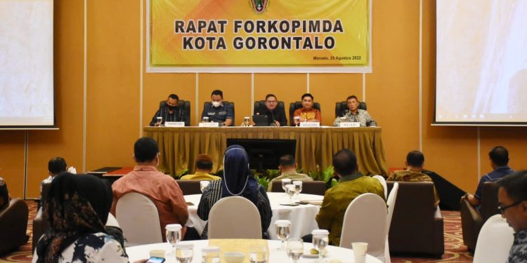 Rapat forum kordinasi pimpinan daerah (Forkopimda) kota Gorontalo. Foto: Humas Dekot Gorontalo