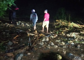 Longsor di Desa Taludaa, Kecamatan Bone menyebabkan akses Gorontalo-Bolsel putus, Selasa (30/8/2022) (istimewa)