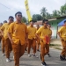 Ribuan siswa siswi Sekolah Dasar (SD) dan Sekolah Menengah Pertama (SMP) di Kecamatan Lemito, Kabupaten Pohuwato meriahkan lomba gerak jalan dalam menyambut HUT ke-77 RI. (foto.yusuf/gopos)