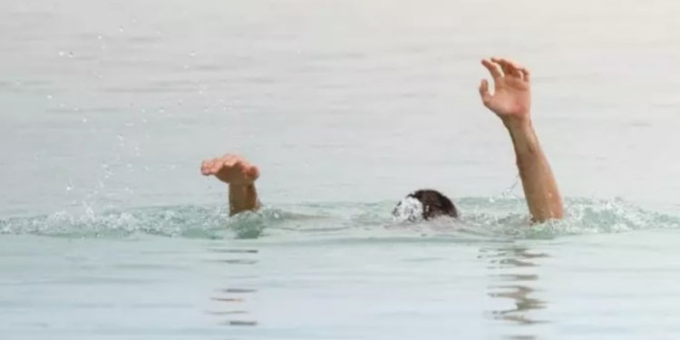 Ilustrasi tenggelam.