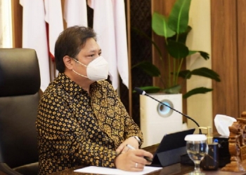 Menteri Koordinator Bidang Perekonomian Airlangga Hartarto dalam Konferensi Pers tentang Pertumbuhan Ekonomi Indonesia kuartal II tahun 2022, Jumat (5/08).
