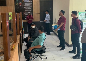 Polda Serahkan 2 Tersangka Kasus Korupsi Kredit Bank Sulutgo ke Kejari Boalemo.