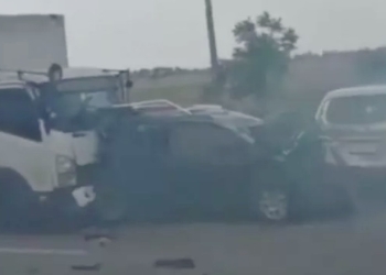 Kecelakaan beruntun di ruas tol Pejagan-Pemalang, Minggu (18/9/2022). [suara.com]