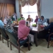 Wakil Bupati Bone Bolango, Merlan S. Uloli saat menerima kunjungan pihak Universitas Negeri Gorontalo dalam rangka koordinasi pelaksanaan KKN Profesi di Bone Bolango, Senin (13/9/2022). (Foto Indra/Gopos)