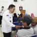 Wali Kota Gorontalo, Marten Taha saat meninjau penyaluran dana BLT BBM di kantor camat Kota Tengah, Kota Gorontalo, Rabu (21/9/2022). Foto: Humas Pemkot