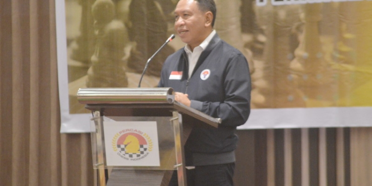 Menteri Pemuda dan Olahraga (Menpora) Republik Indonesia (RI), Zainuddin Amali saat membuka kegiatan turnamen catur di Hotel Aston, Kota Gorontalo, Kamis (15/9/2022). Foto: Putra/Gopos