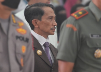 Bupati Gorontalo, Nelson Pomalingo saat menghadiri pelaksanaan Dies Natalis ke-59 Universitas Negeri Gorontalo. (Foto: Putra/Gopos)