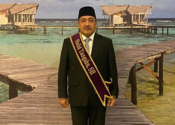 Ketua Dewan Perwakilan Rakyat Daerah (DPRD) Kabupaten Bone Bolango, Halid Tangahu resmi merengkuh gelar sarjana hukum. Dirinya berhasil meraih gelar tersebut dengan IPK 3,7.